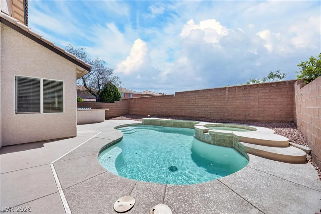 10191 Deep Glen, Las Vegas, NV 89178