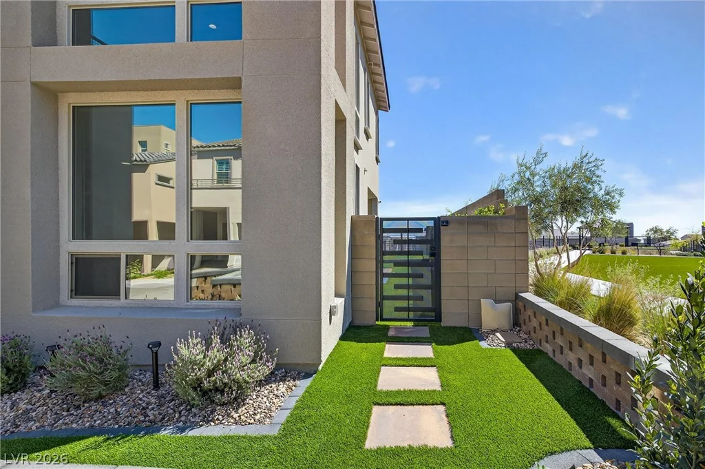 1782 Sparrow Song, Las Vegas, NV 89138