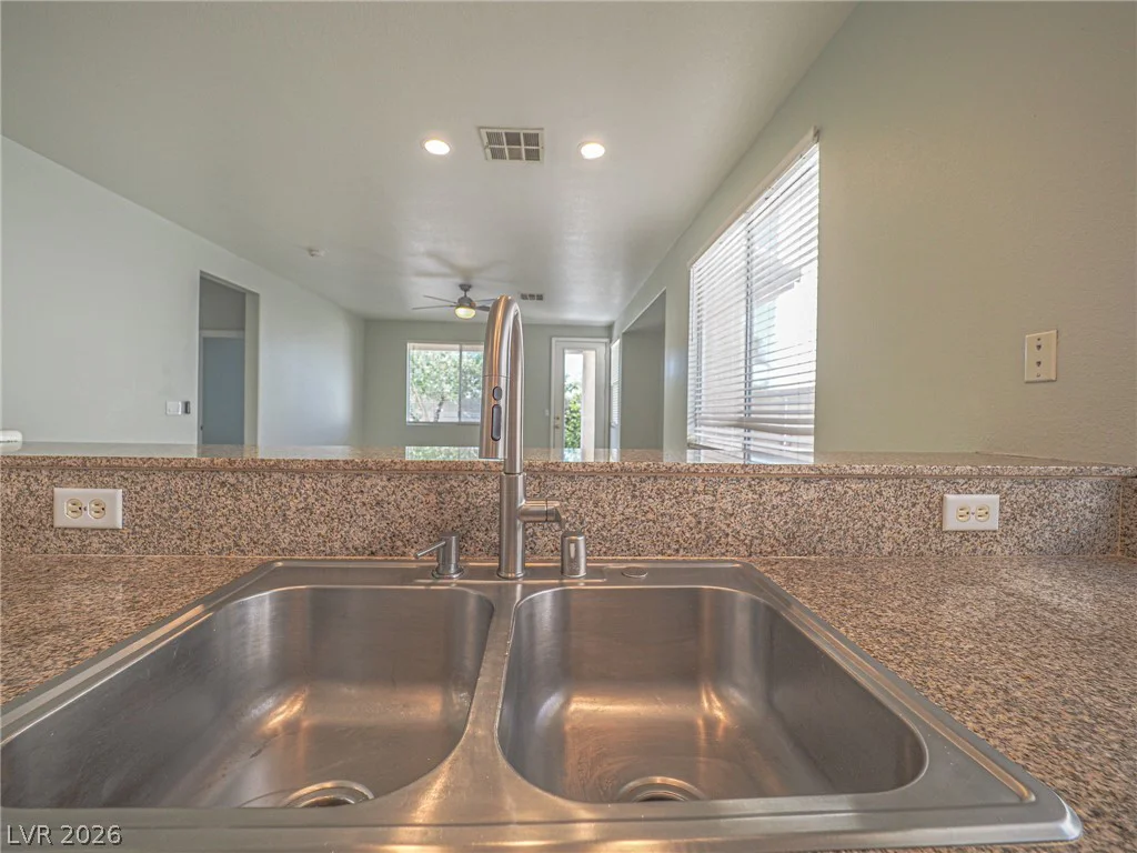 652 Baldurn, Las Vegas, NV 89183