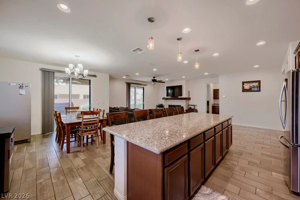 5665 Silver Cascade, Las Vegas, NV 89131