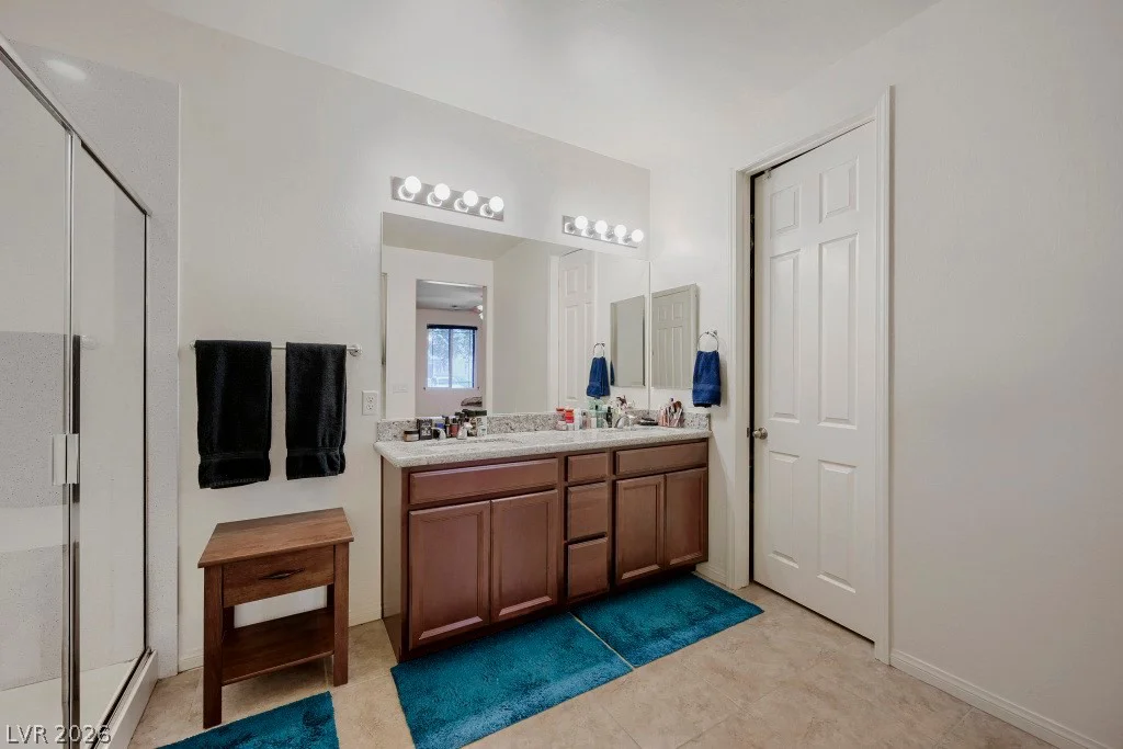 5665 Silver Cascade, Las Vegas, NV 89131
