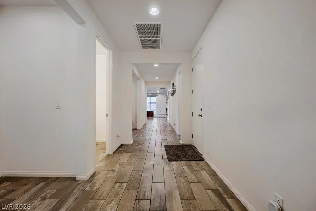 5665 Silver Cascade, Las Vegas, NV 89131
