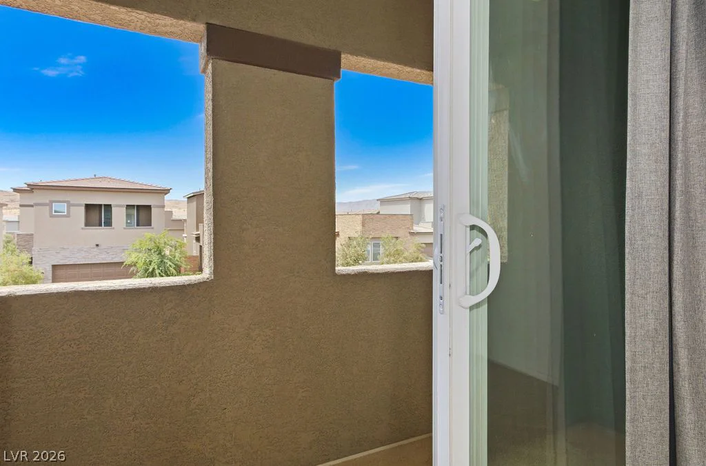 9976 Iron Creek Ave, Las Vegas, NV 89178