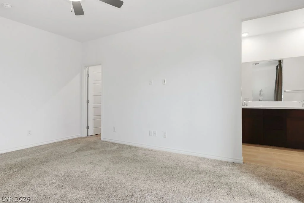 9976 Iron Creek Ave, Las Vegas, NV 89178