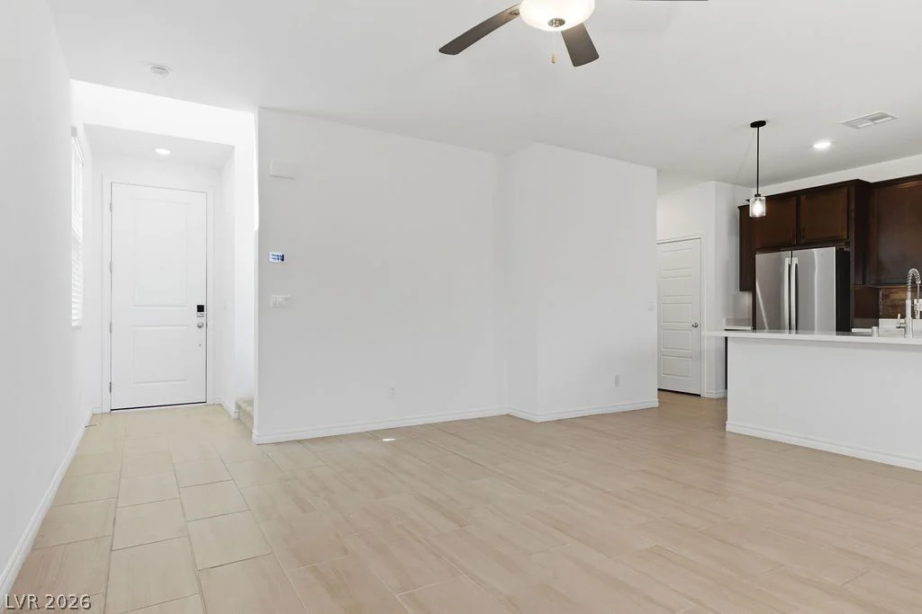9976 Iron Creek Ave, Las Vegas, NV 89178