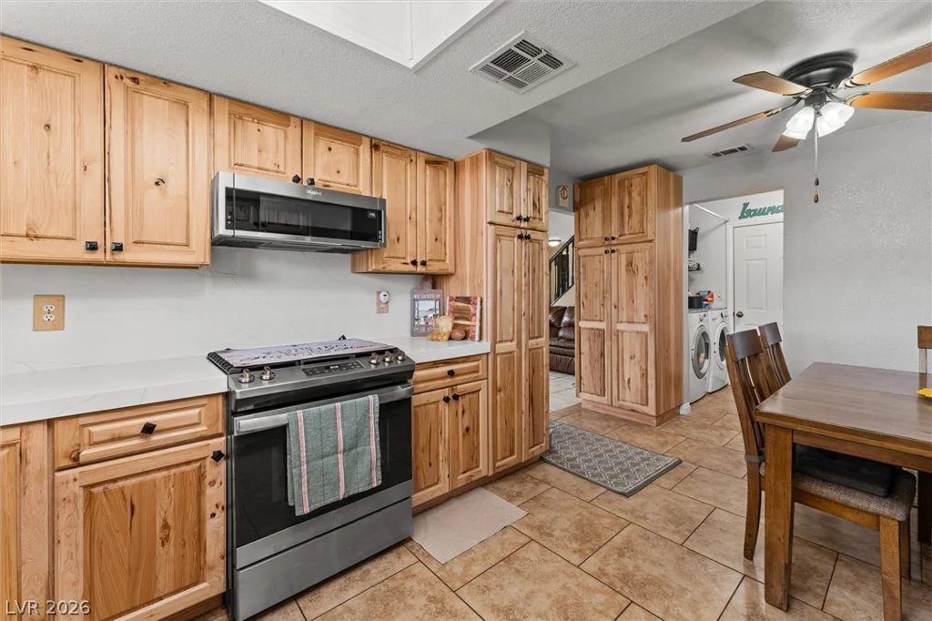 6717 Megan, Las Vegas, NV 89108
