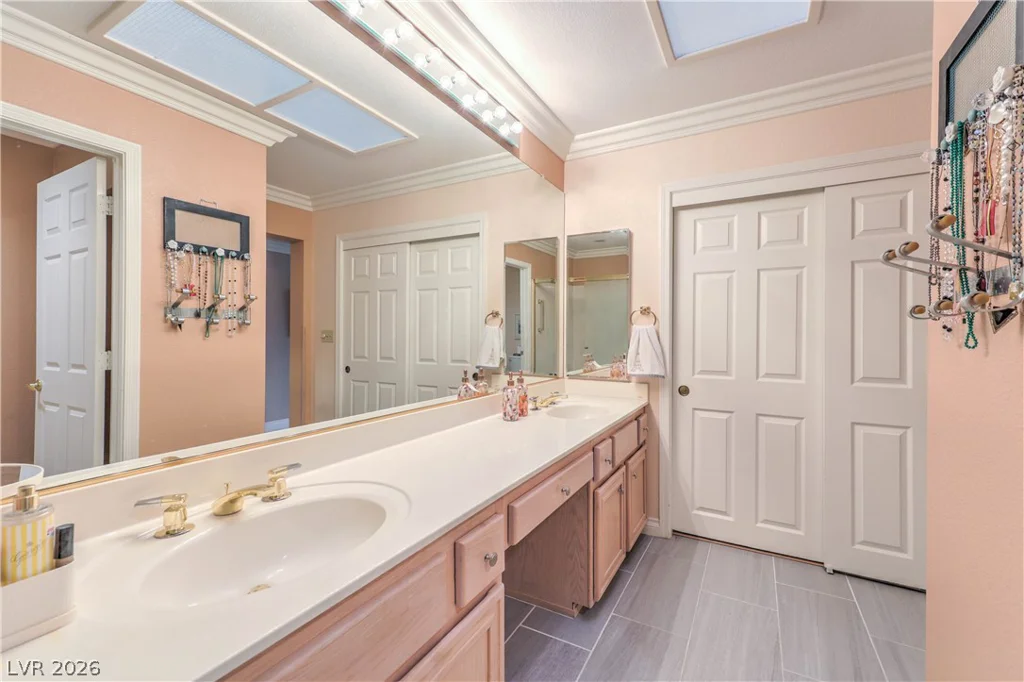 2548 Highvale, Las Vegas, NV 89134