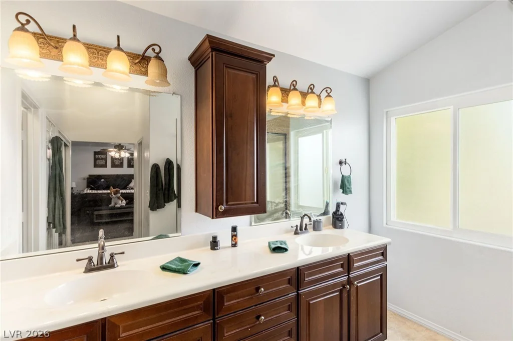 5300 Oakbury, Las Vegas, NV 89130