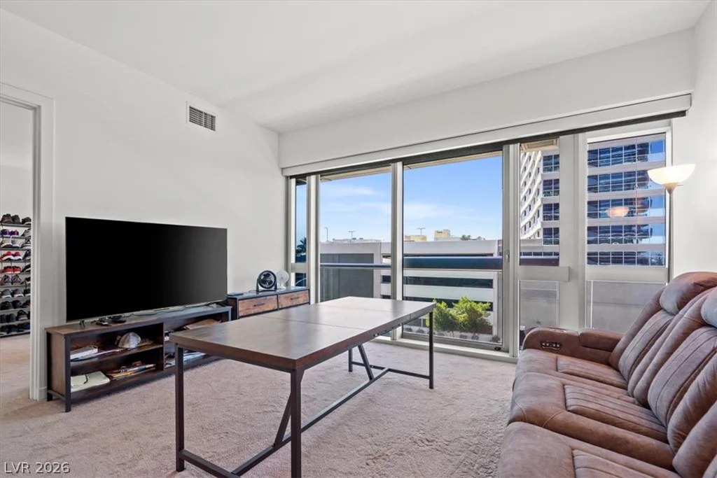 4471 Dean Martin, Las Vegas, NV 89103