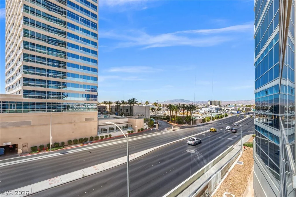 4471 Dean Martin, Las Vegas, NV 89103