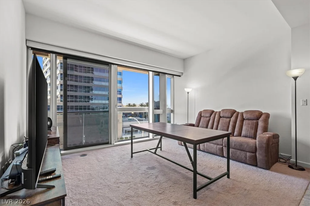 4471 Dean Martin, Las Vegas, NV 89103