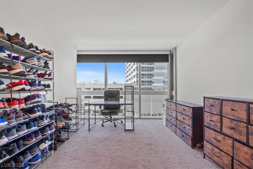 4471 Dean Martin, Las Vegas, NV 89103