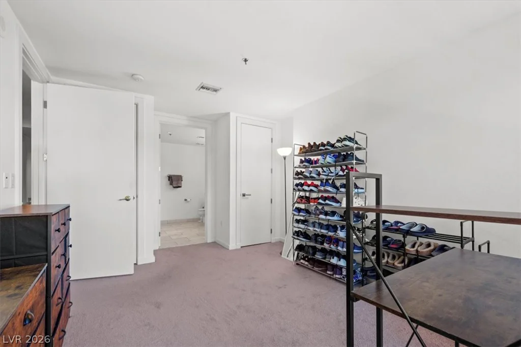 4471 Dean Martin, Las Vegas, NV 89103