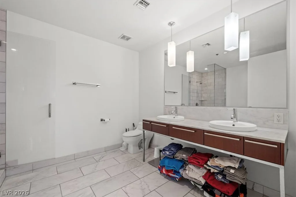 4471 Dean Martin, Las Vegas, NV 89103