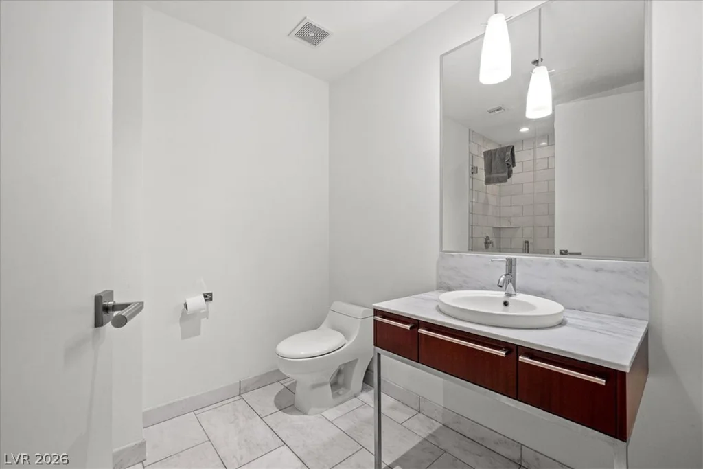 4471 Dean Martin, Las Vegas, NV 89103