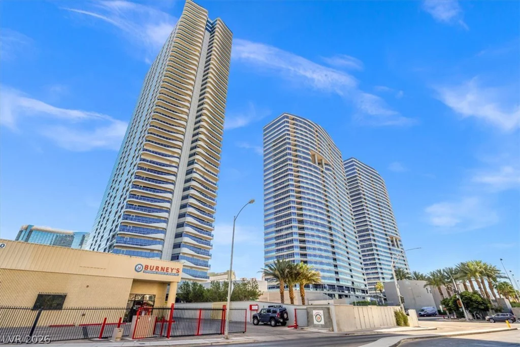 4471 Dean Martin, Las Vegas, NV 89103