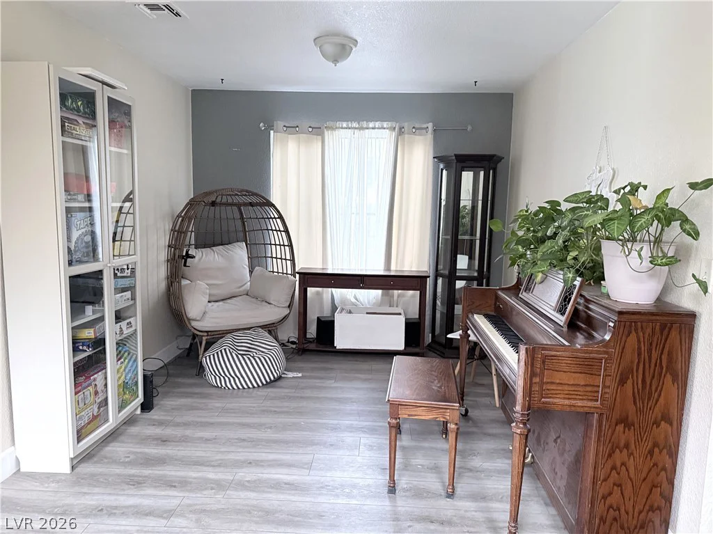 425 Cherry Meadows, Las Vegas, NV 89145