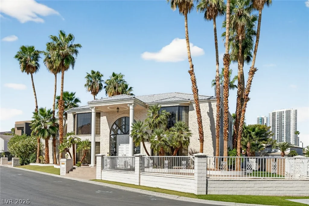 2834 QUEENS COURTYARD, Las Vegas, NV 89109