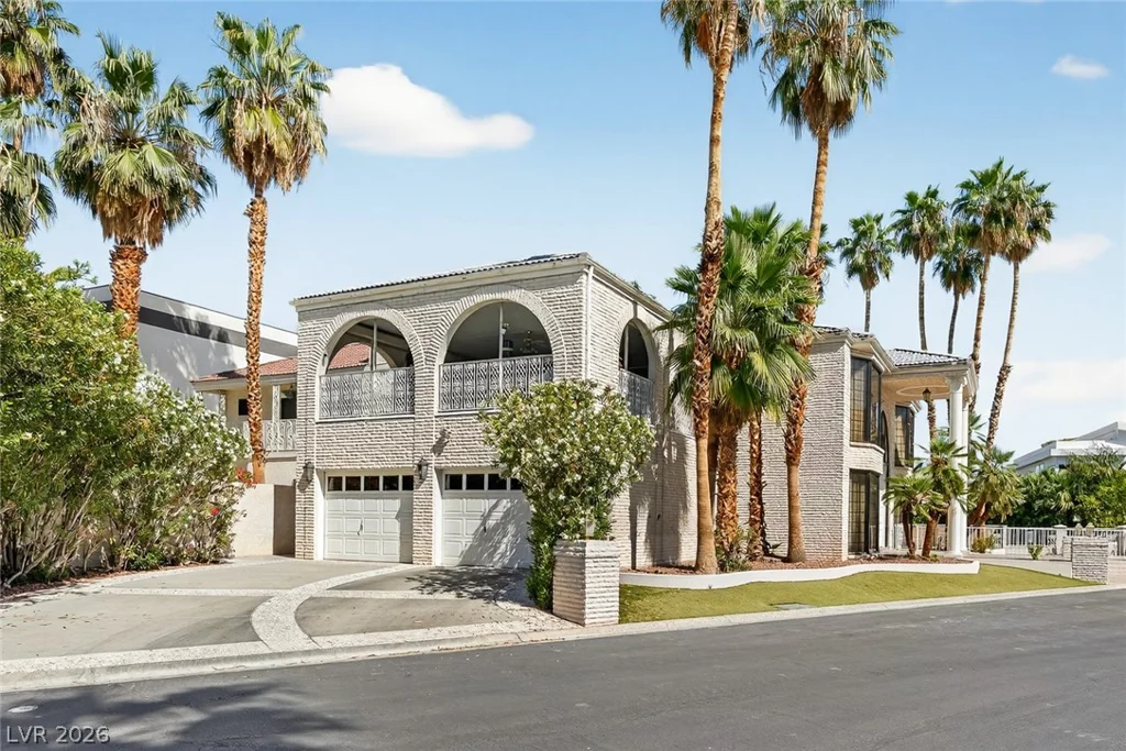 2834 QUEENS COURTYARD, Las Vegas, NV 89109