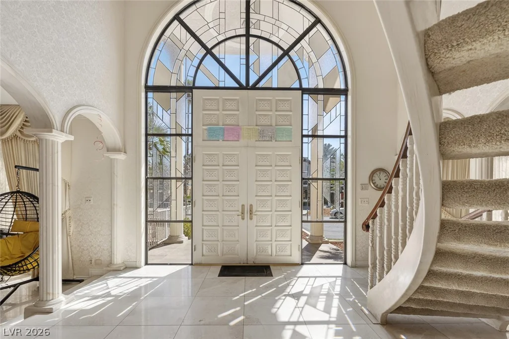 2834 QUEENS COURTYARD, Las Vegas, NV 89109