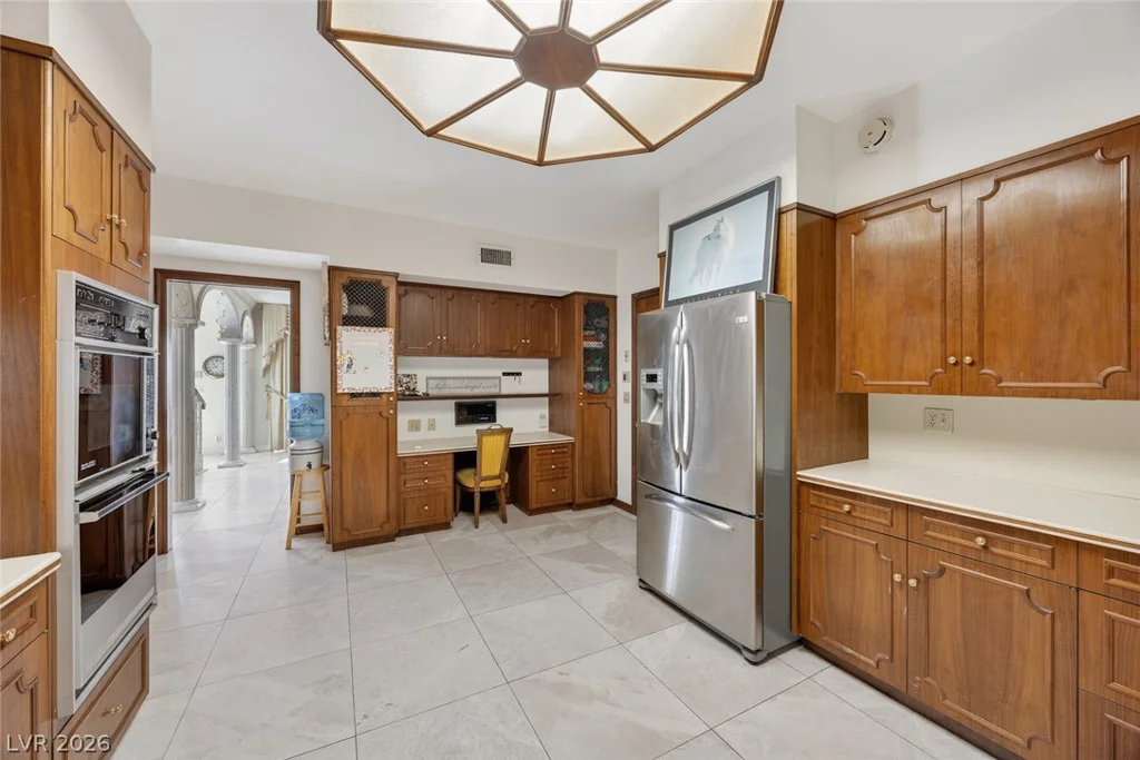 2834 QUEENS COURTYARD, Las Vegas, NV 89109