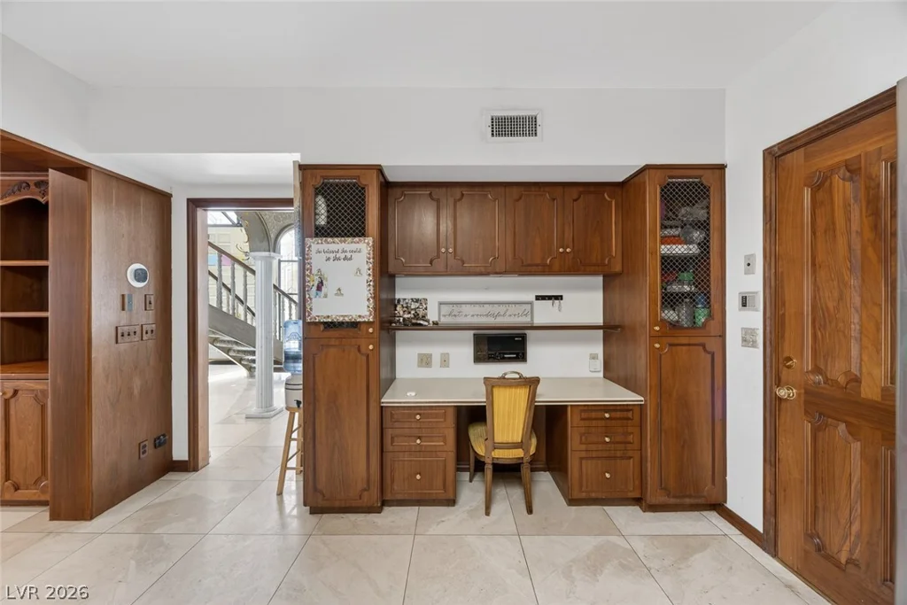 2834 QUEENS COURTYARD, Las Vegas, NV 89109