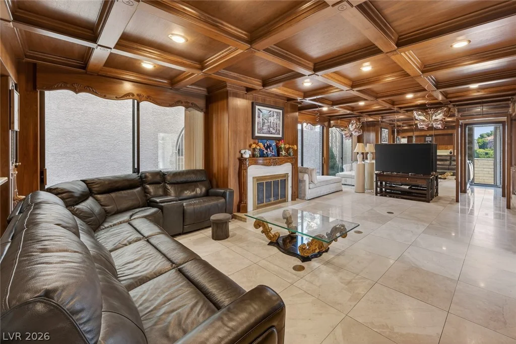 2834 QUEENS COURTYARD, Las Vegas, NV 89109