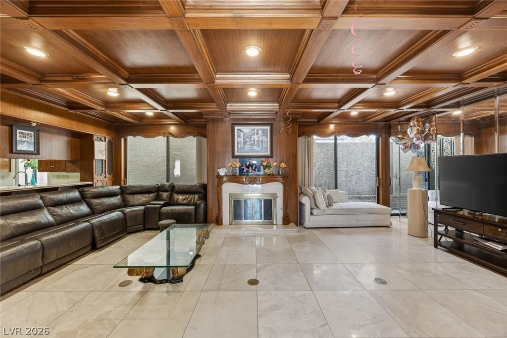 2834 QUEENS COURTYARD, Las Vegas, NV 89109