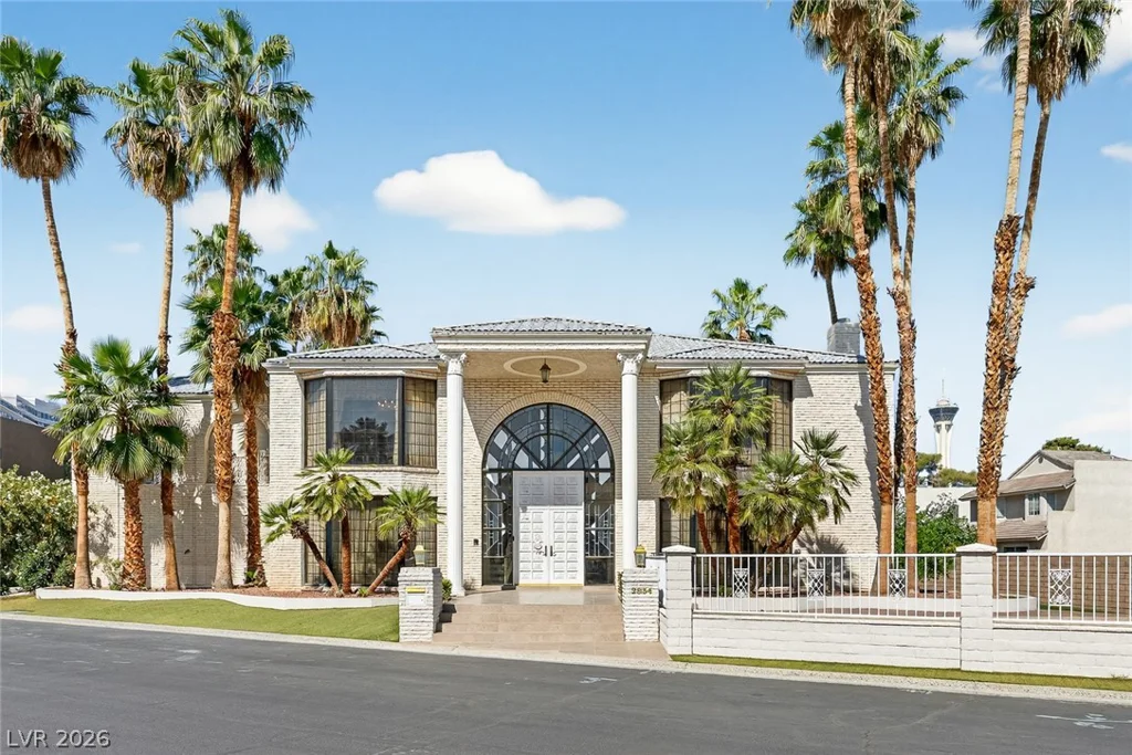 2834 QUEENS COURTYARD, Las Vegas, NV 89109