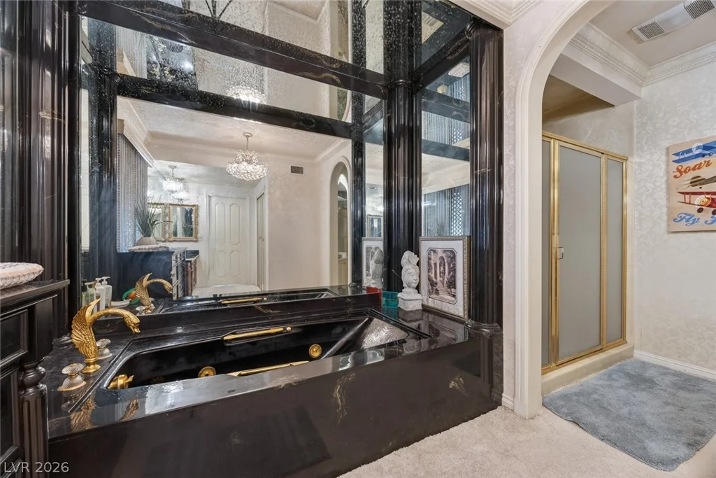 2834 QUEENS COURTYARD, Las Vegas, NV 89109