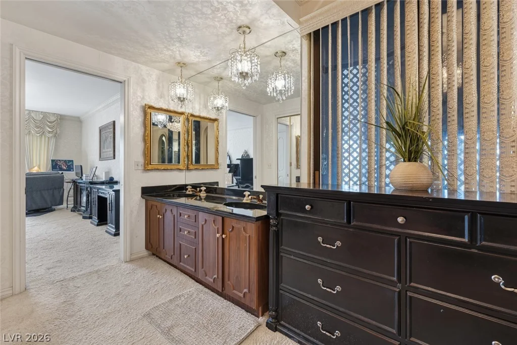 2834 QUEENS COURTYARD, Las Vegas, NV 89109