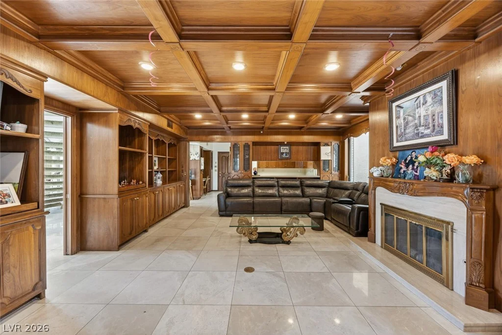 2834 QUEENS COURTYARD, Las Vegas, NV 89109