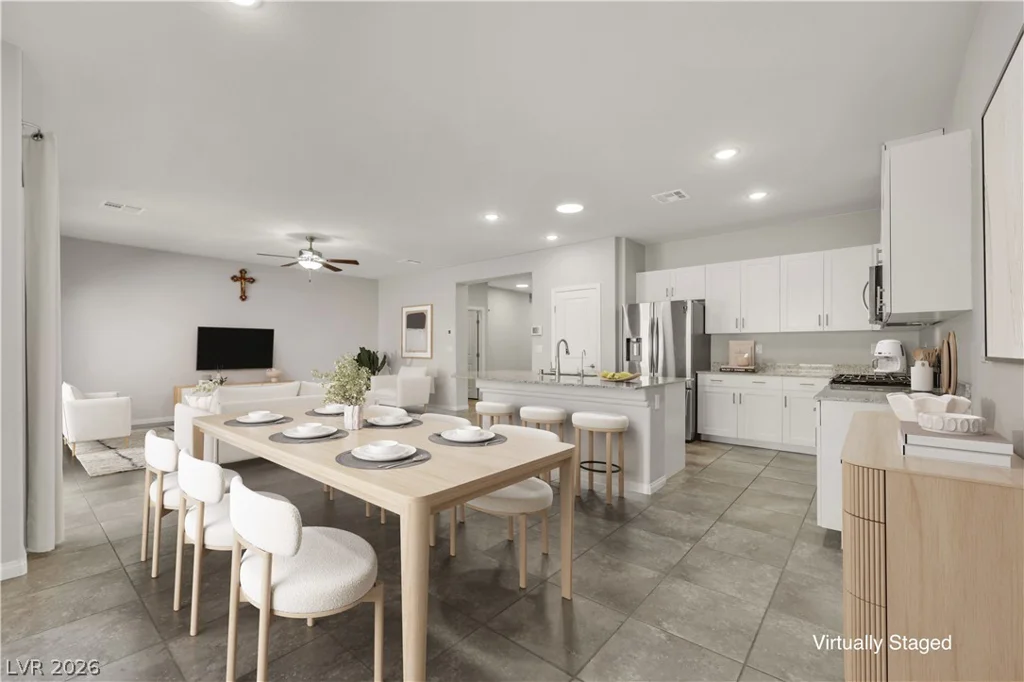 8352 Gold River, Las Vegas, NV 89113