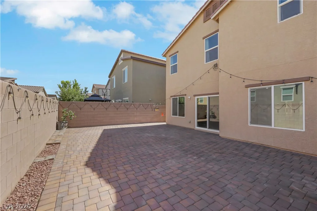 8352 Gold River, Las Vegas, NV 89113