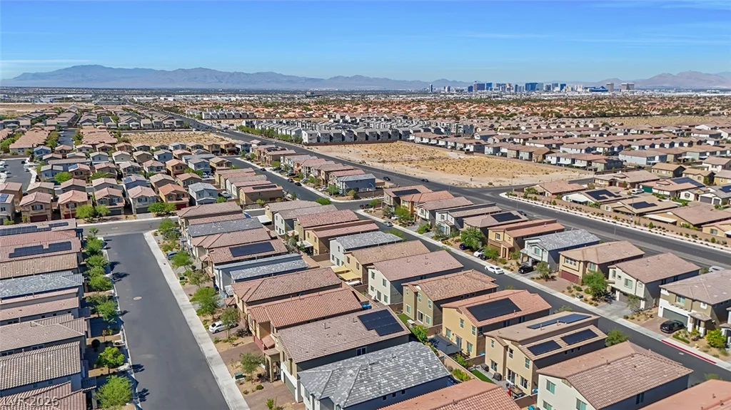 8352 Gold River, Las Vegas, NV 89113
