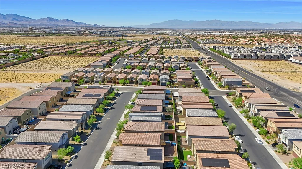 8352 Gold River, Las Vegas, NV 89113