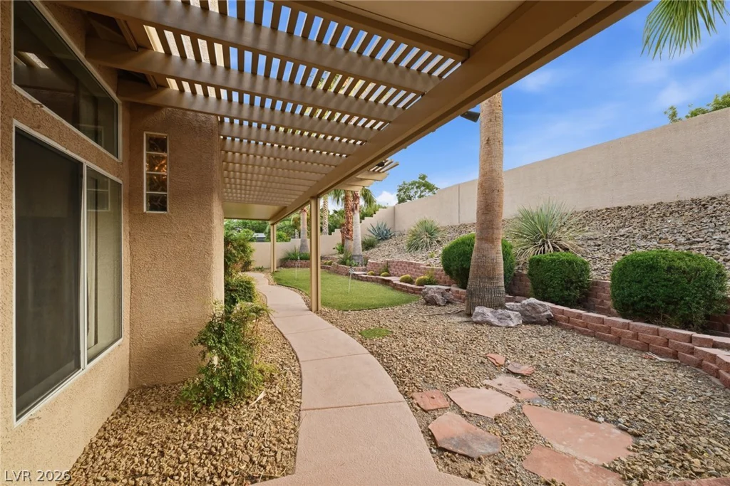 7651 Man O War, Las Vegas, NV 89131