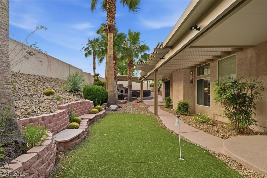 7651 Man O War, Las Vegas, NV 89131
