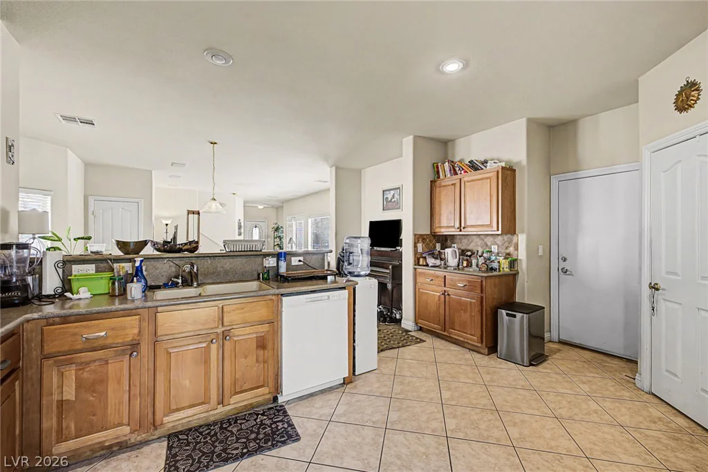 1740 Dark Wolf, Las Vegas, NV 89123