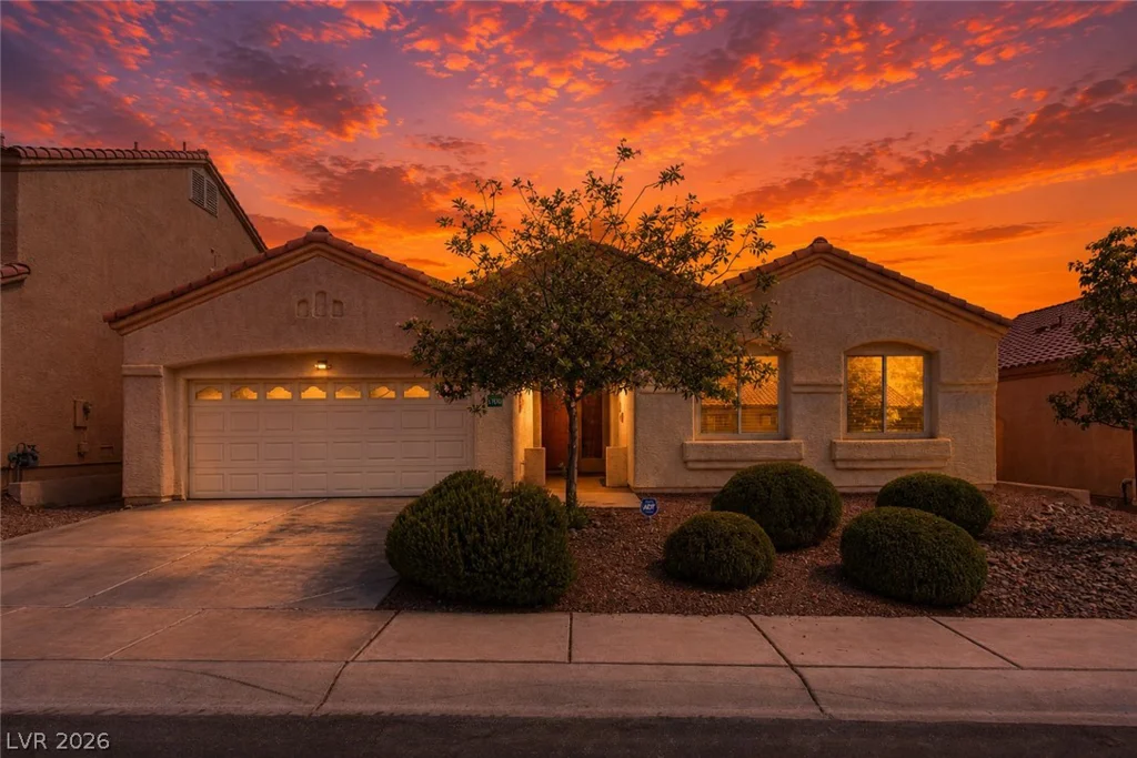 8108 PAINTED CLAY, Las Vegas, NV 89128