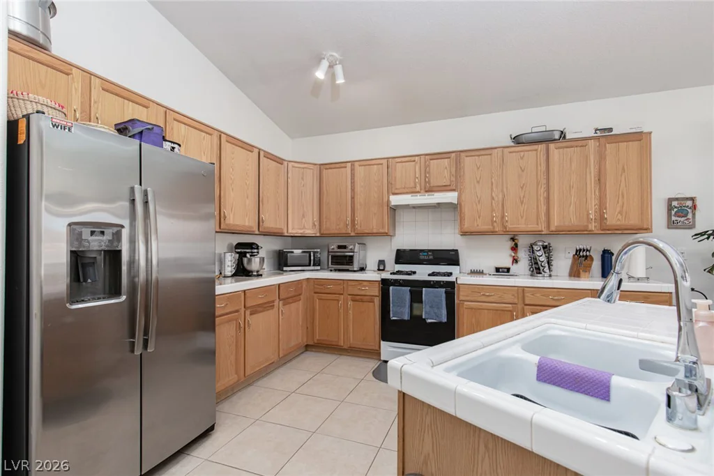 8108 PAINTED CLAY, Las Vegas, NV 89128
