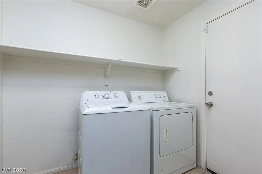 8108 PAINTED CLAY, Las Vegas, NV 89128
