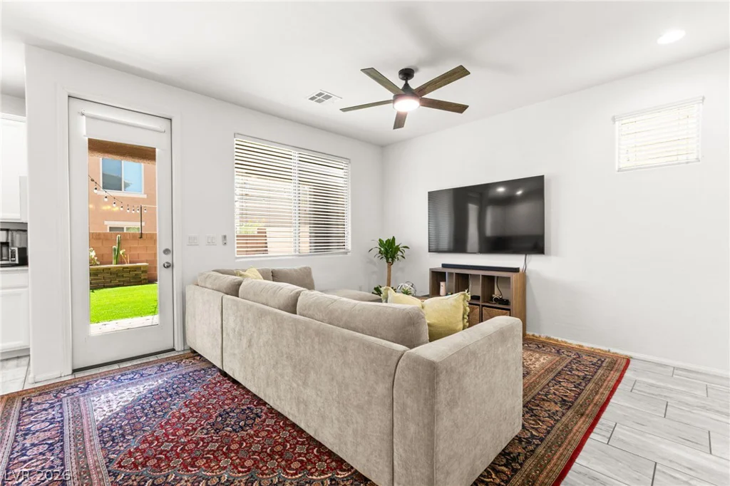 6435 Point Isabel, Las Vegas, NV 89122