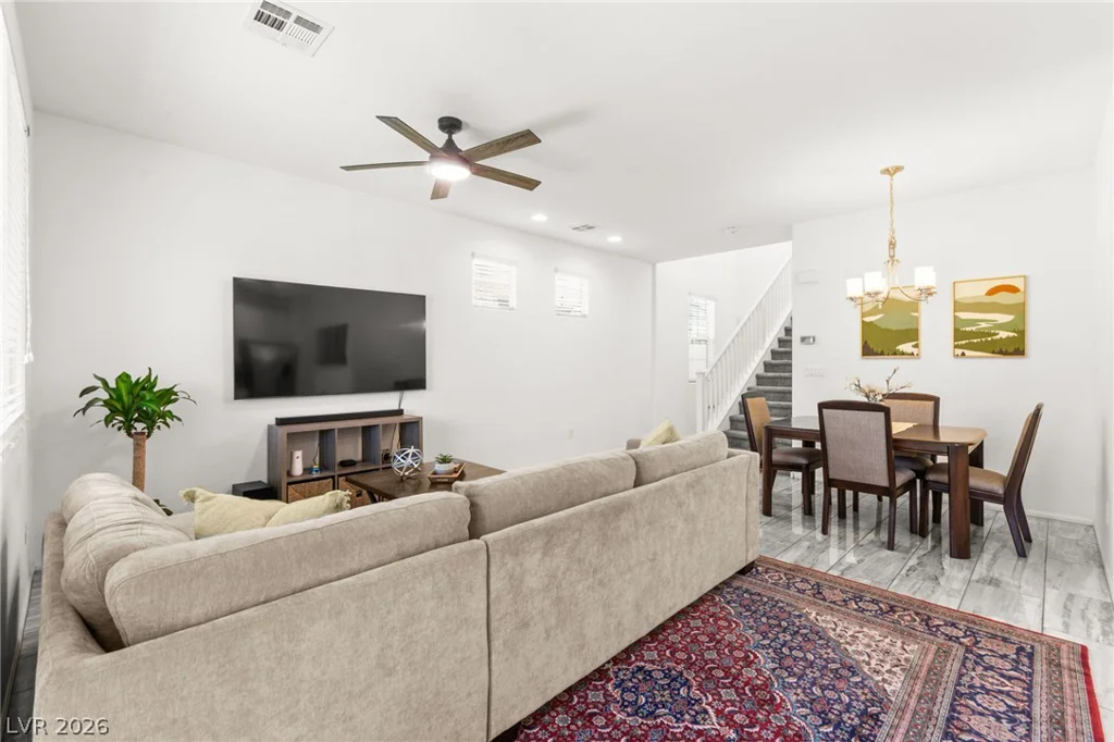 6435 Point Isabel, Las Vegas, NV 89122