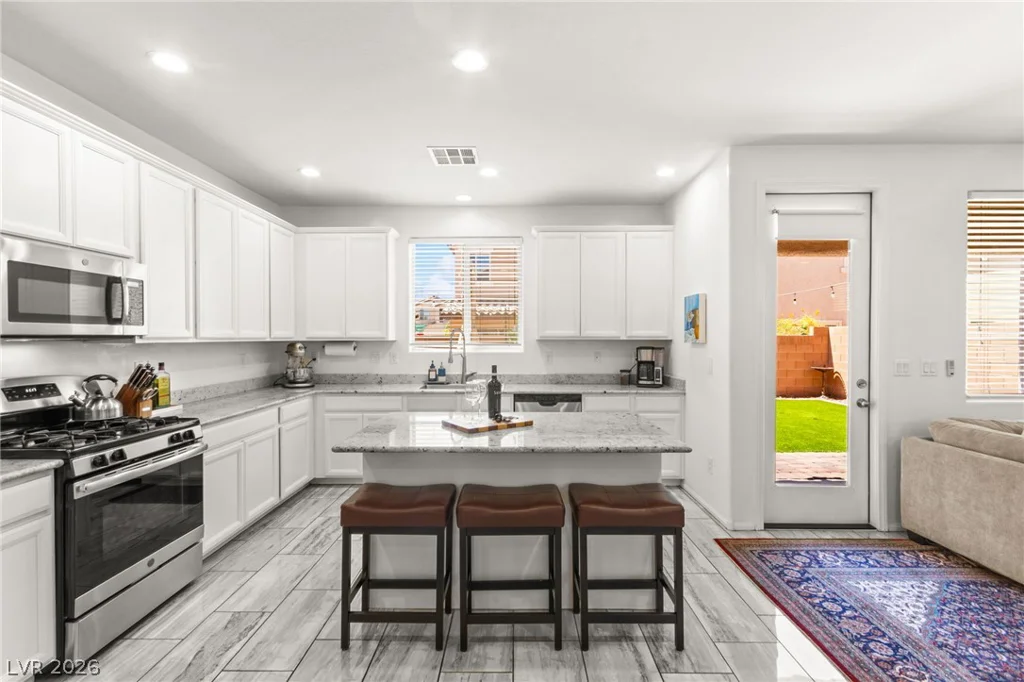 6435 Point Isabel, Las Vegas, NV 89122