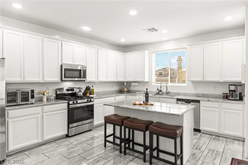 6435 Point Isabel, Las Vegas, NV 89122