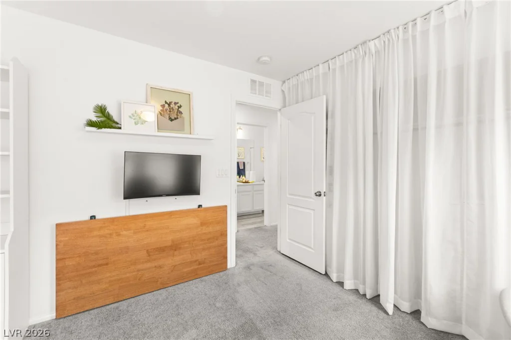 6435 Point Isabel, Las Vegas, NV 89122