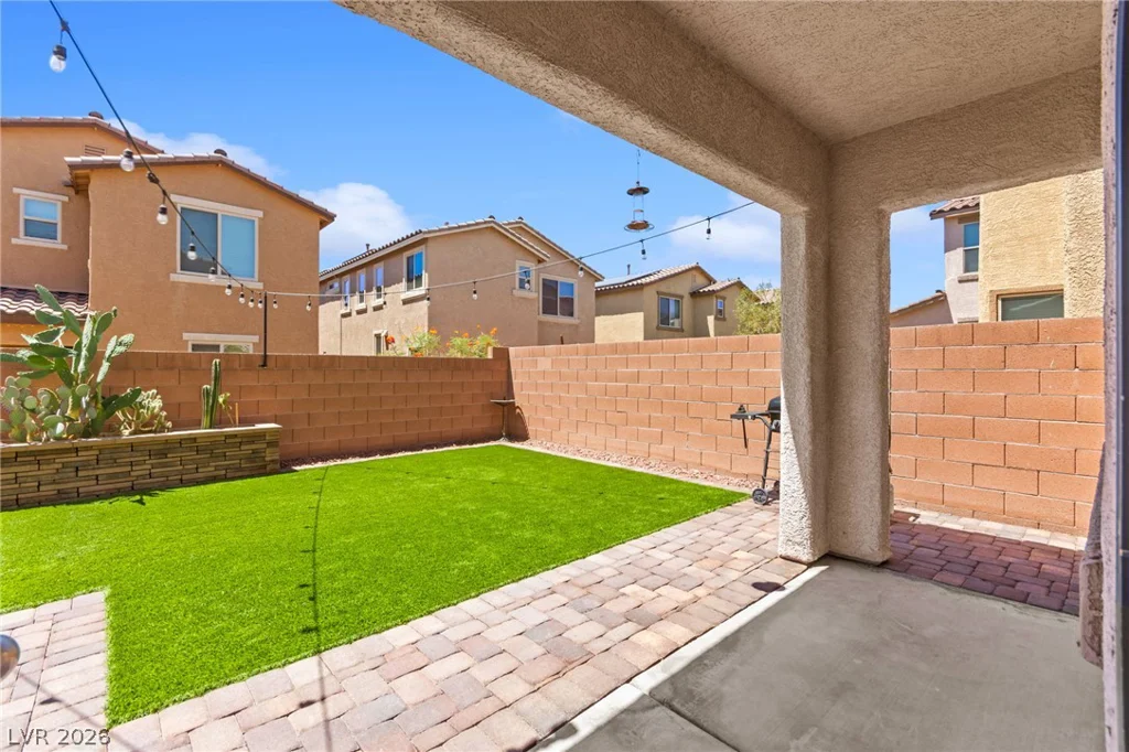 6435 Point Isabel, Las Vegas, NV 89122