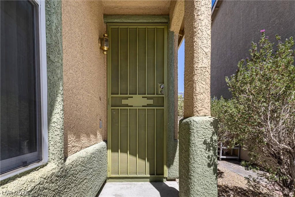 2520 Bottle Palm, Las Vegas, NV 89106