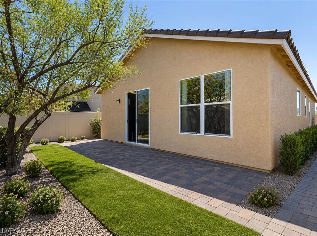 2520 Bottle Palm, Las Vegas, NV 89106